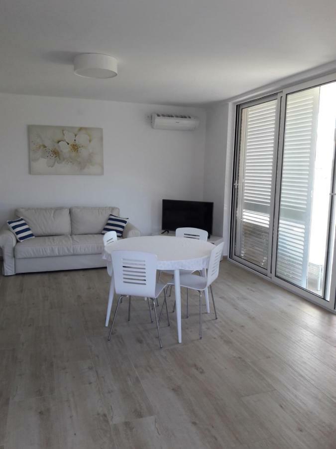 Apartment Marina Silba Esterno foto